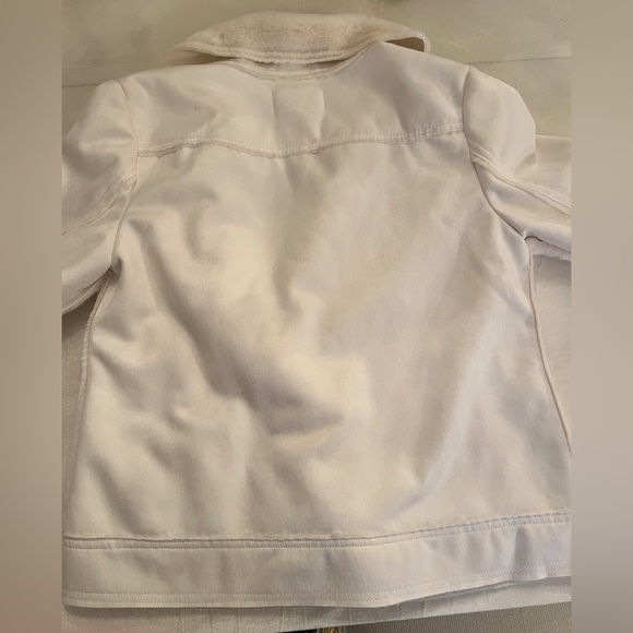 Marrakech Women's White Faux Suede/ Faux Shearling Jacket - Picture 9 of 9